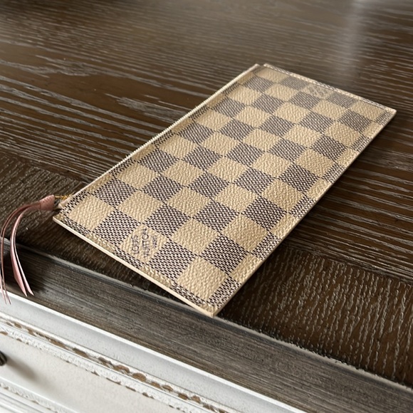 Louis Vuitton Felice Damier Azure Pouch - Picture 9 of 11